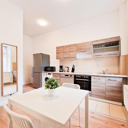 Raj Living - 1 Or 4 Room Apartments - 15 Min To Messe Dus - 10 Min Old Town Dus Düsseldorf Eksteriør bilde