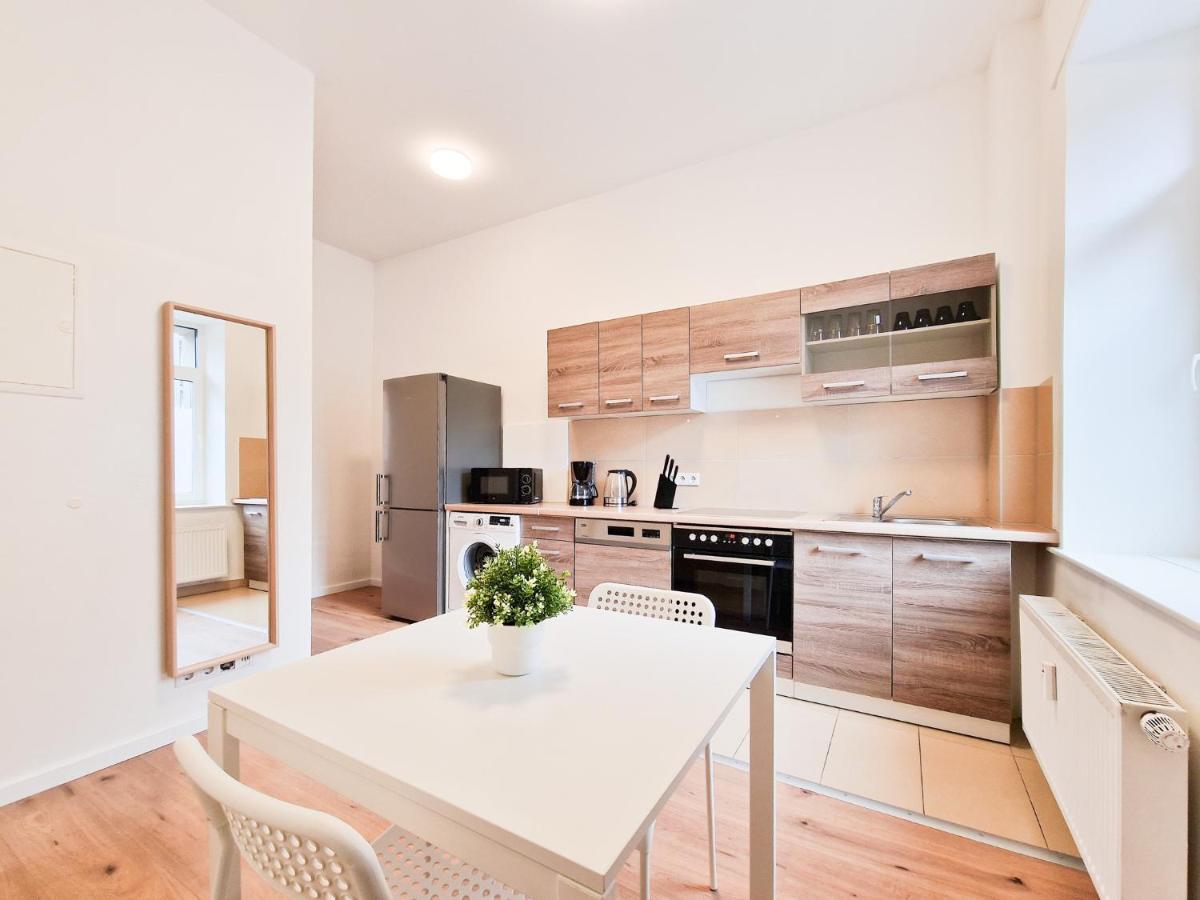 Raj Living - 1 Or 4 Room Apartments - 15 Min To Messe Dus - 10 Min Old Town Dus Düsseldorf Eksteriør bilde