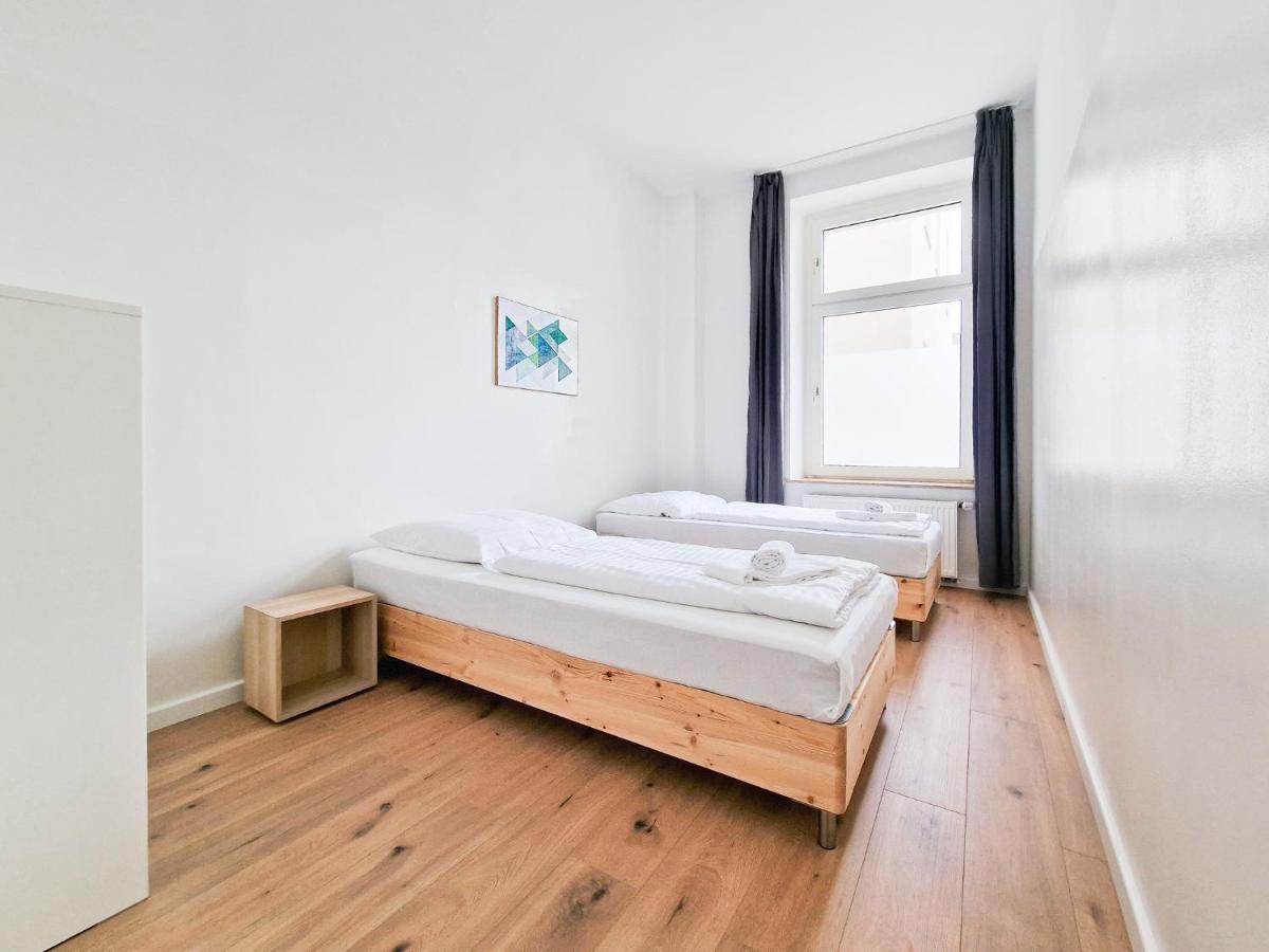 Raj Living - 1 Or 4 Room Apartments - 15 Min To Messe Dus - 10 Min Old Town Dus Düsseldorf Eksteriør bilde