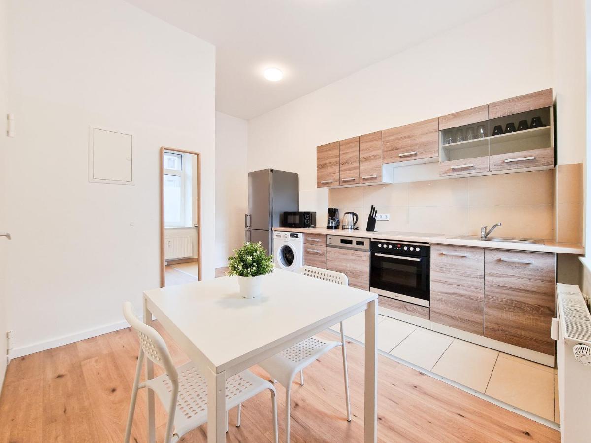 Raj Living - 1 Or 4 Room Apartments - 15 Min To Messe Dus - 10 Min Old Town Dus Düsseldorf Eksteriør bilde