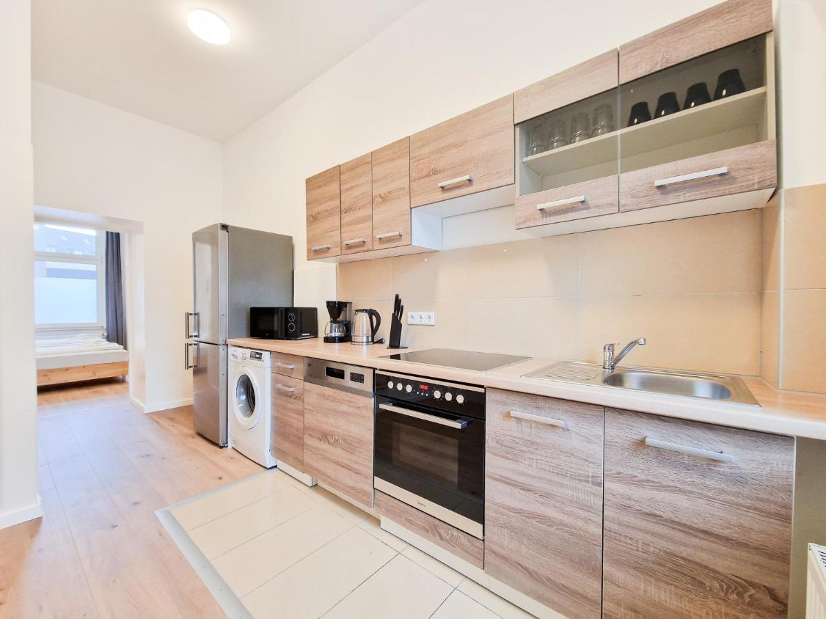 Raj Living - 1 Or 4 Room Apartments - 15 Min To Messe Dus - 10 Min Old Town Dus Düsseldorf Eksteriør bilde