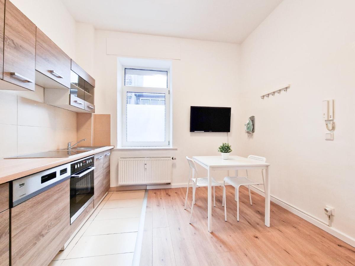 Raj Living - 1 Or 4 Room Apartments - 15 Min To Messe Dus - 10 Min Old Town Dus Düsseldorf Eksteriør bilde
