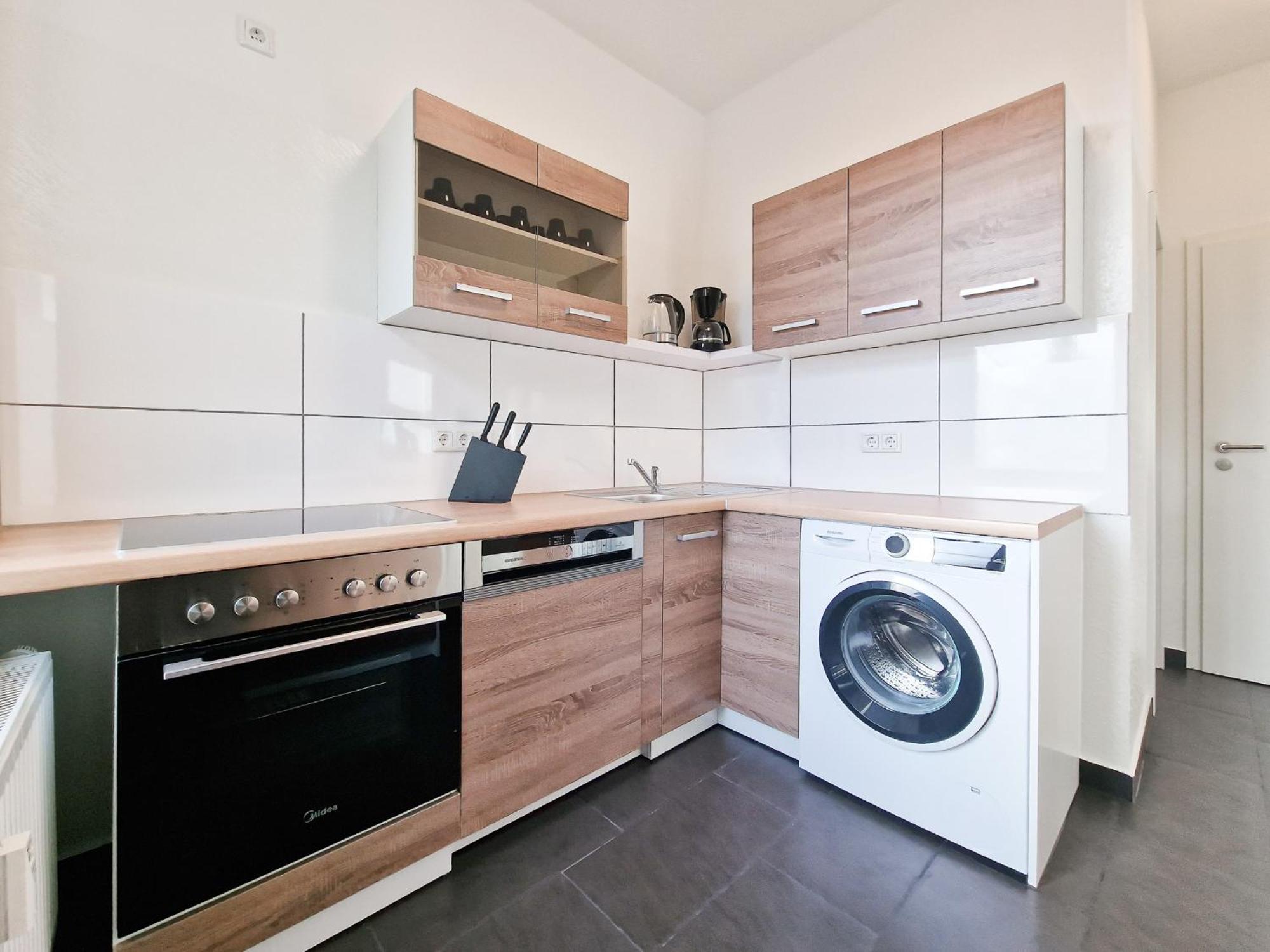 Raj Living - 1 Or 4 Room Apartments - 15 Min To Messe Dus - 10 Min Old Town Dus Düsseldorf Eksteriør bilde
