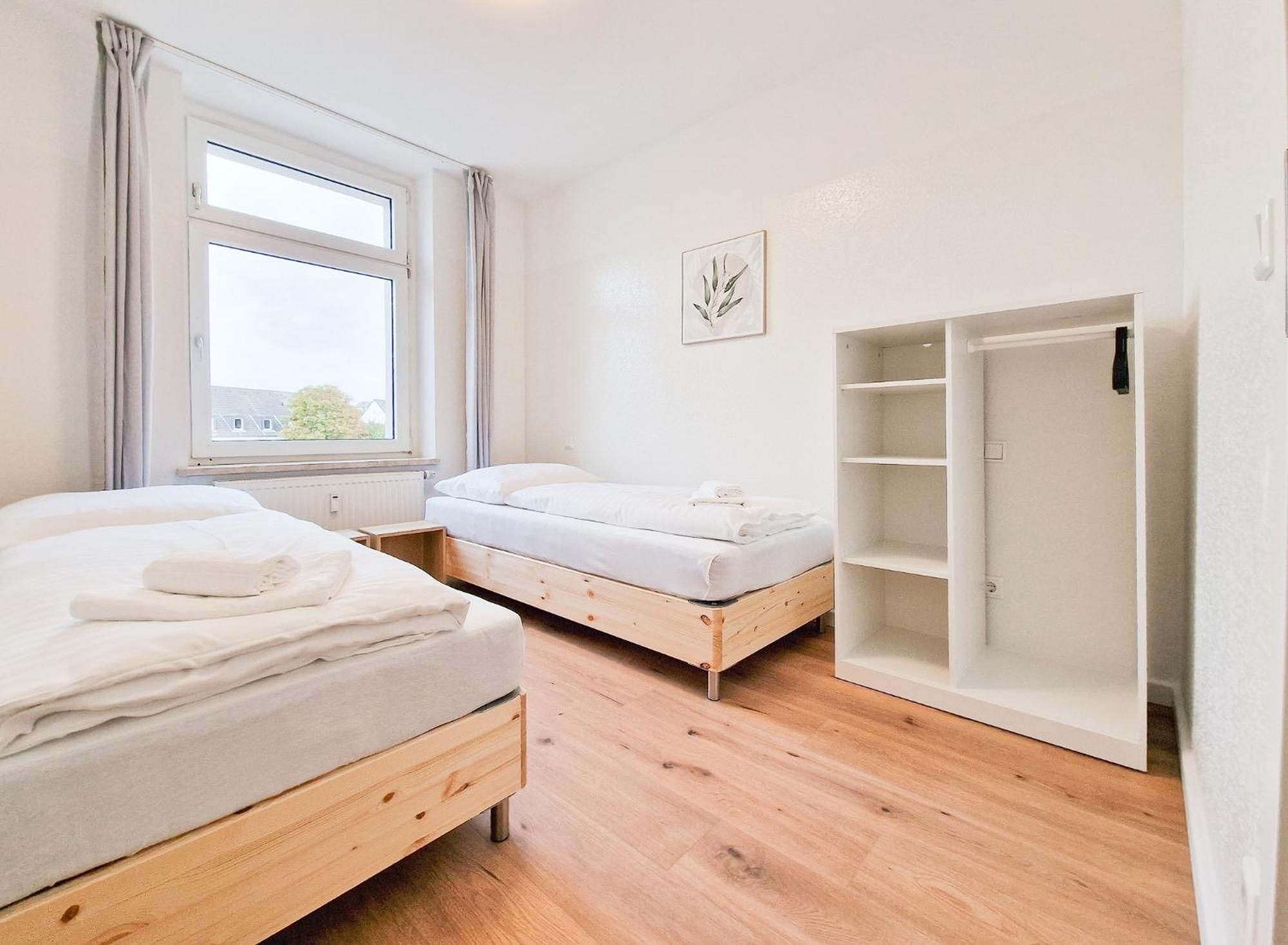 Raj Living - 1 Or 4 Room Apartments - 15 Min To Messe Dus - 10 Min Old Town Dus Düsseldorf Eksteriør bilde