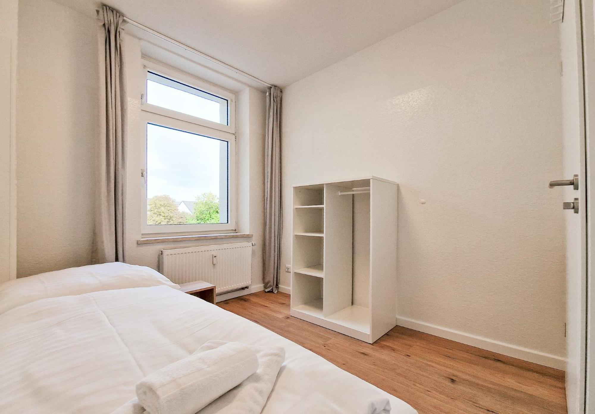 Raj Living - 1 Or 4 Room Apartments - 15 Min To Messe Dus - 10 Min Old Town Dus Düsseldorf Eksteriør bilde